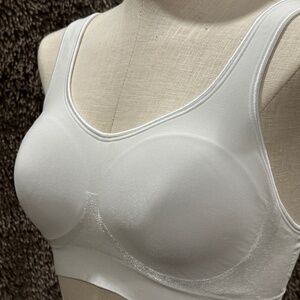 Bali Comfort Revolution Sports Bra NWOT